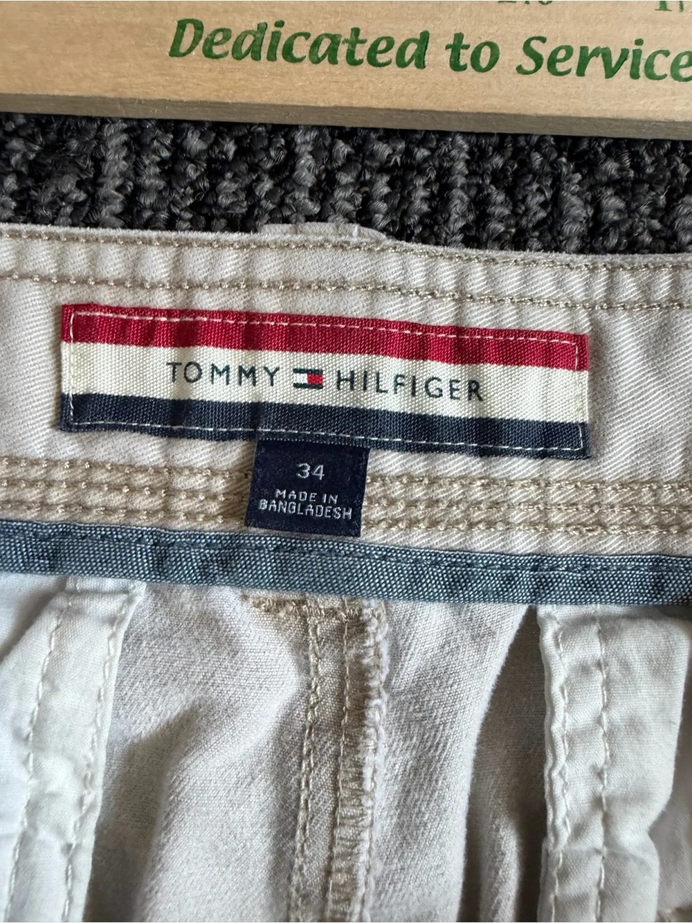 Vintage Men’s Tommy Hilfiger Cargo Shorts Khaki 34